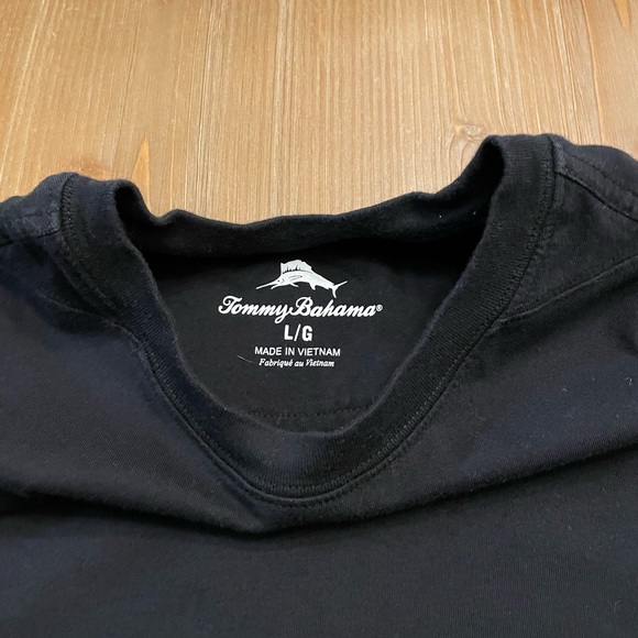 Tommy Bahama Casual Black T shirt - Large - Picture 3 of 5